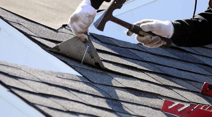 Professional gutter cleaning in Burlingame, CA